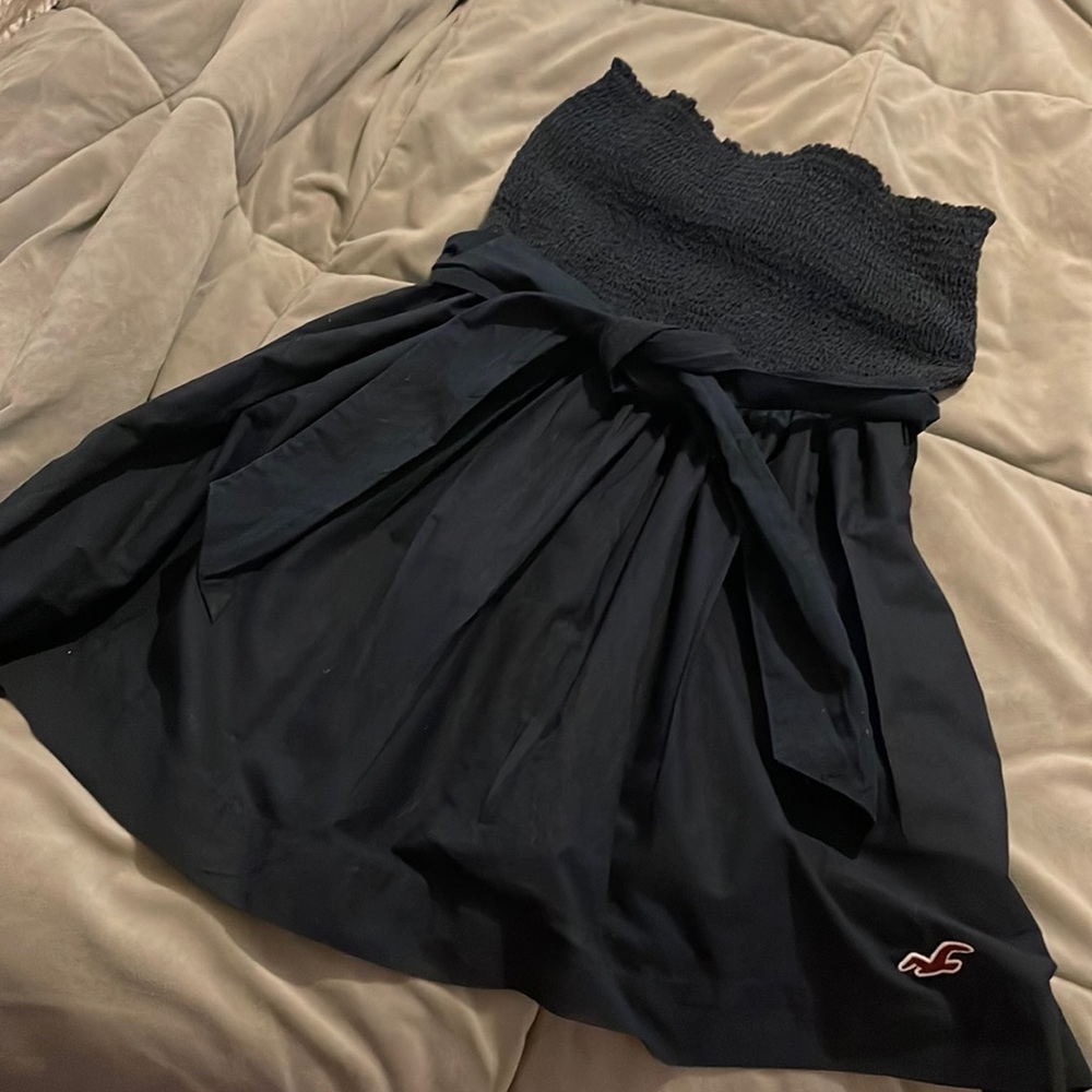 100% cotton navy Hollister dress with belt